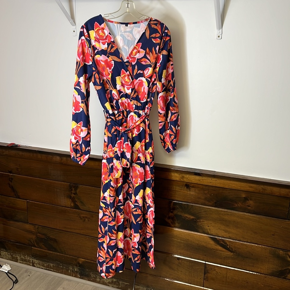 Amazon Mitilly Navy Long Sleeve Floral Maxi‎ Dress - M
